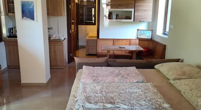 Balassa Weekendhouse - Image 1