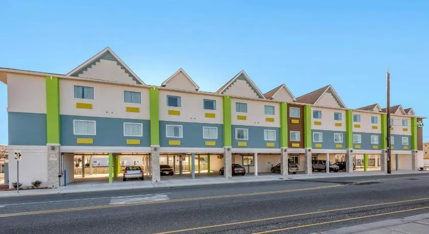 The Waves Hotel, an Ascend Collection Hotel - Image 1