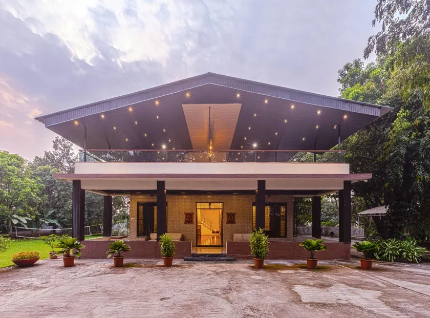 Luxurious Villa Karjat - Image 1