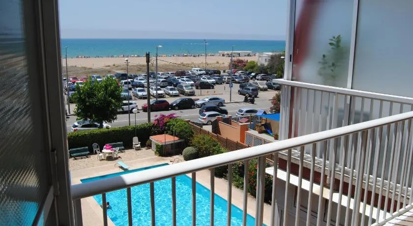 Apartamento Maraka Playa Castelldefels - Image 1