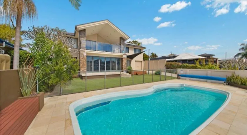 MARINA VIEW - WATERFRONT LUXURY - Image 1