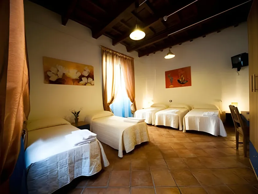 Cicerone Guest House - Image 1