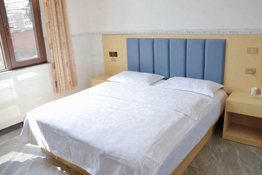 Fumanlou Hotel - Image 1