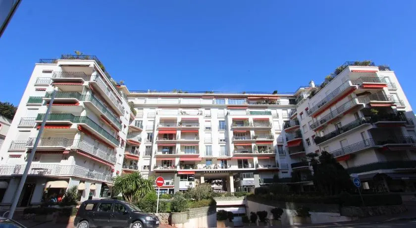 Appartements Cannes Centre : Rond Point Duboys d'Angers - Image 1