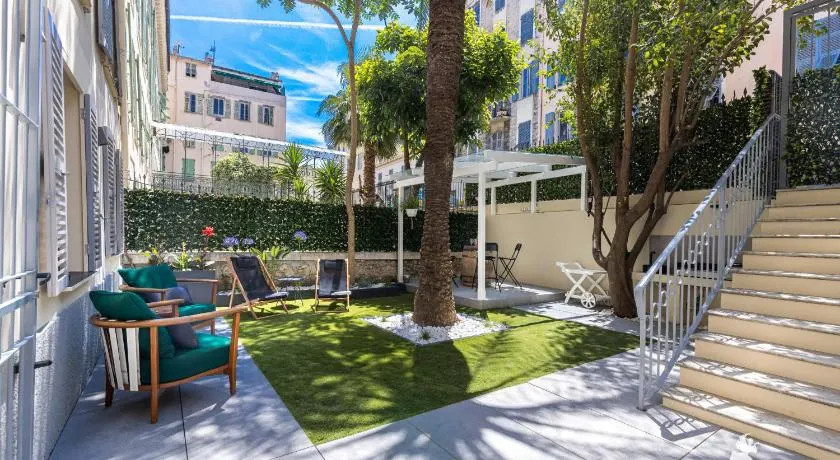 Luxury 3 Bdr Garden & Parking - Angels' Garden - Image 1