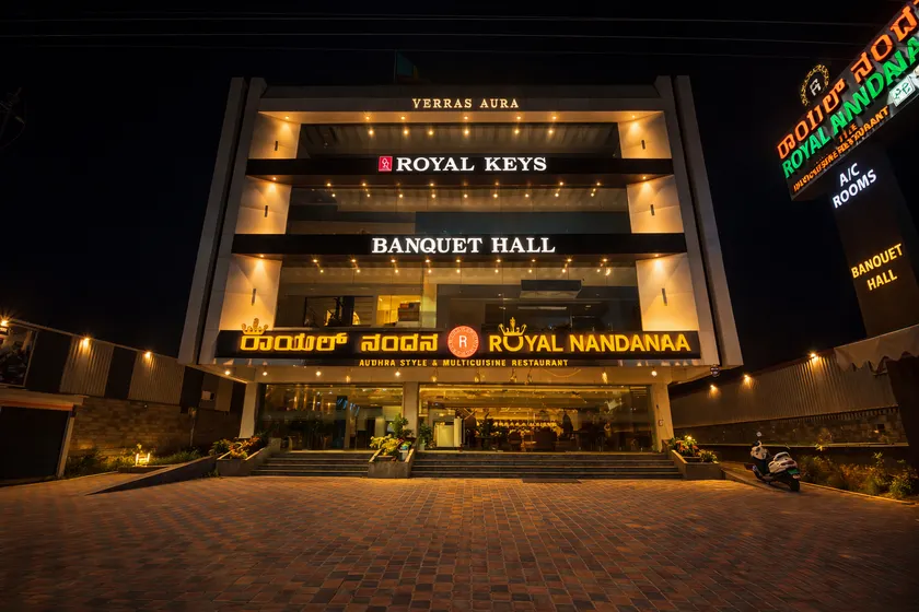 Hotel Royal Nandhana - Image 1