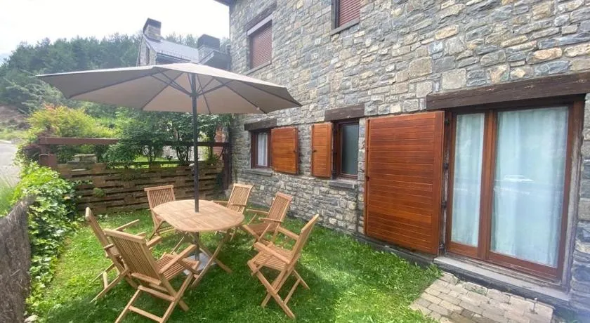 Fantástico Apartamento con jardín en Castiello de Jaca VUT HU-20-007 - Image 1