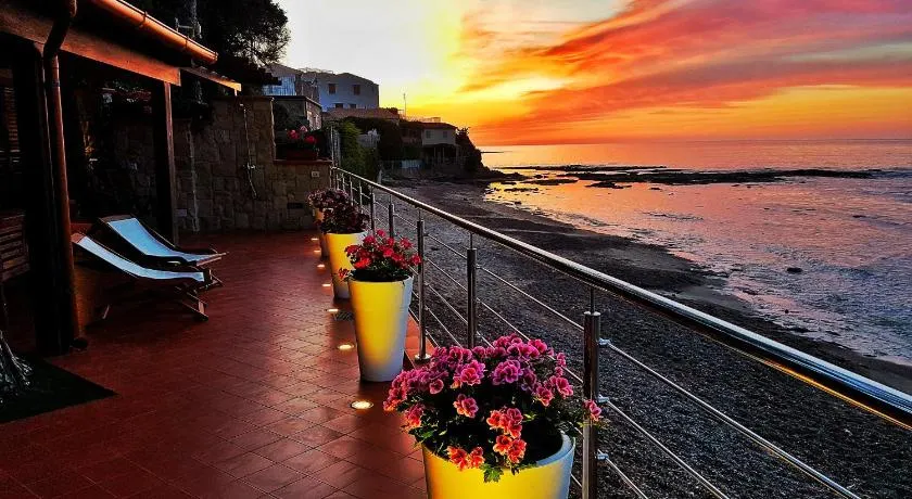 Brezza Marina Guesthouse - Image 1