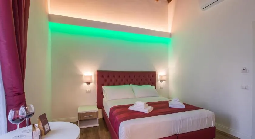 Magenta Luxury Argentina - Image 1