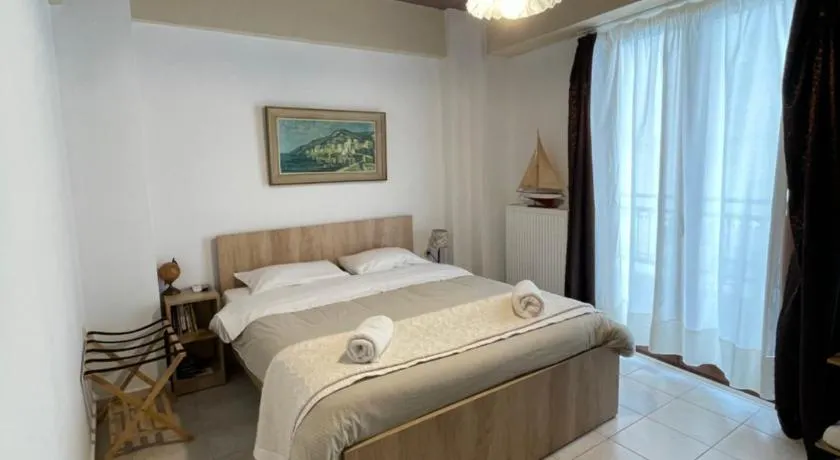 Cozy Little Home - Image 1