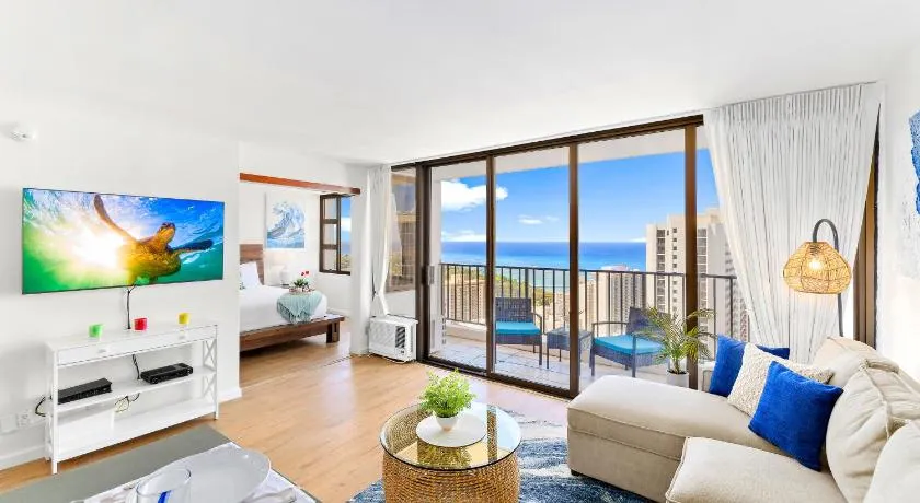 Gorgeous Condo with Ocean View, Near Beach, Free Parking - Image 1
