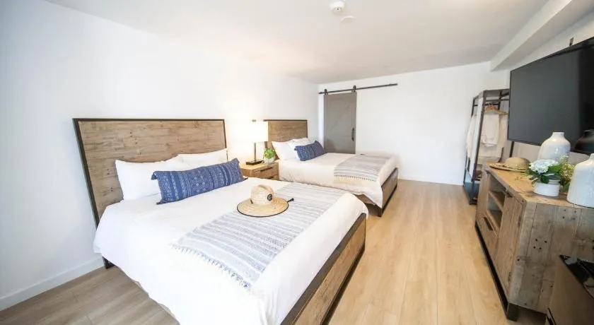 The Surfbreak Hotel - Image 1