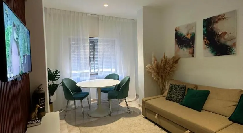 Luxury home - Image 1