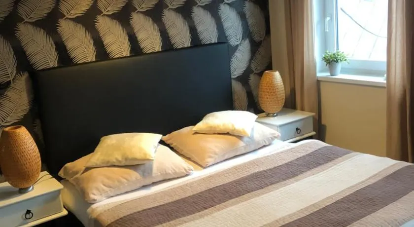 DŮM POD RADNICÍ pokoje - Image 1