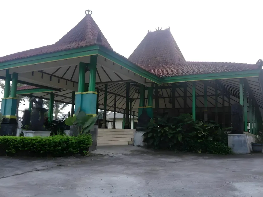 Putri Duyung Guest House - Image 1