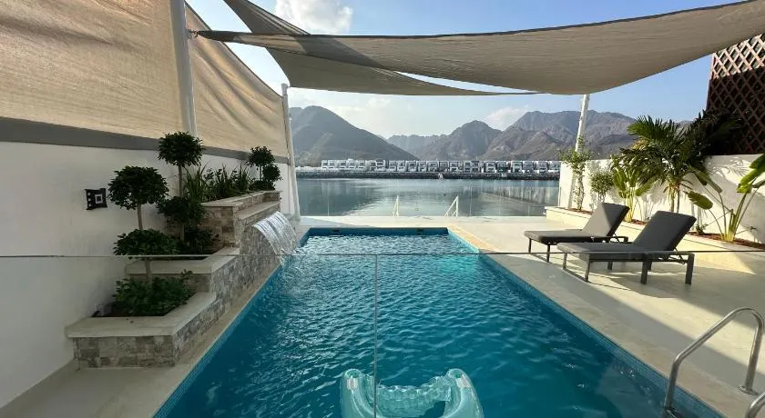 Al Dana Sea View Villa - Image 1
