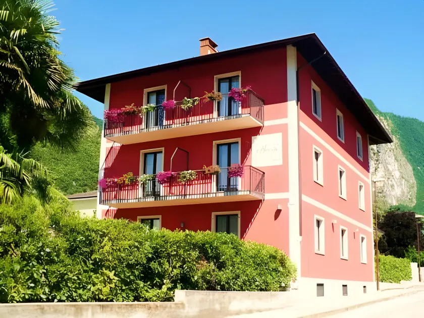 SK Active hotel - ex Garni Hotello - Image 1