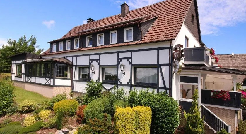 Gasthof "Zum Burghof" - Image 1