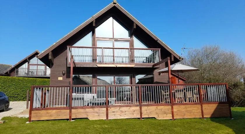 3 bed Lodge with EV point - Image 1
