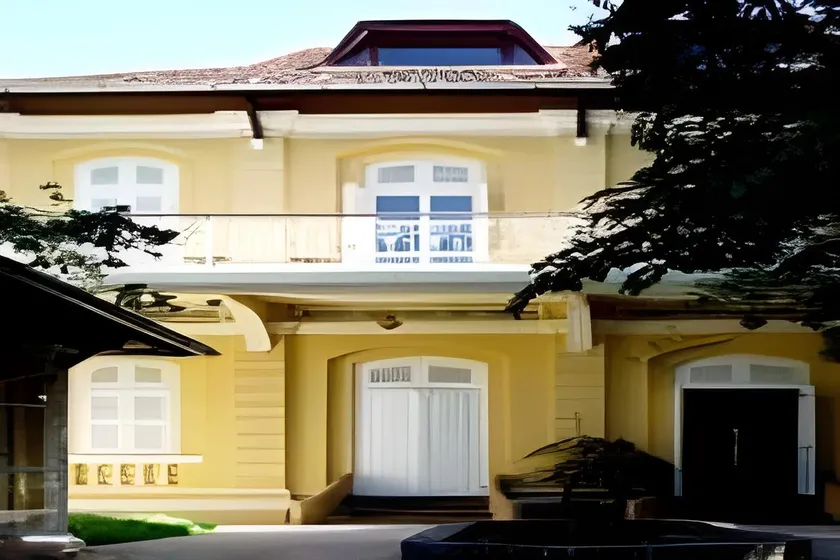 La Villa - Image 1