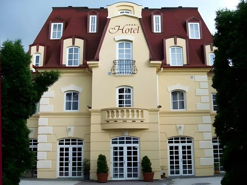 Walzer Hotel - Image 1