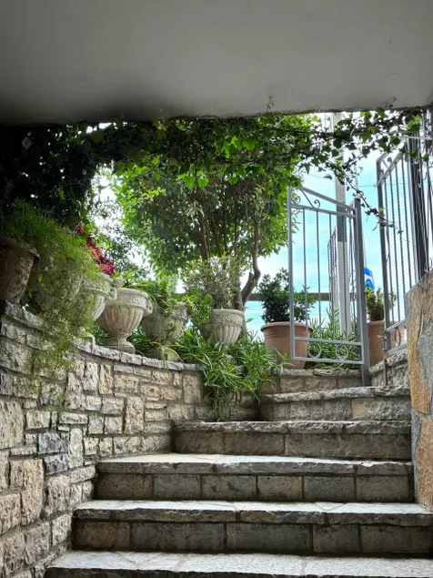 Guest House Adi Hoxha - Image 1