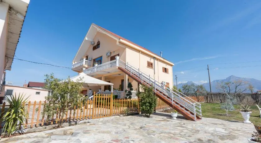 Guesthouse 3 Diamonds - Image 1