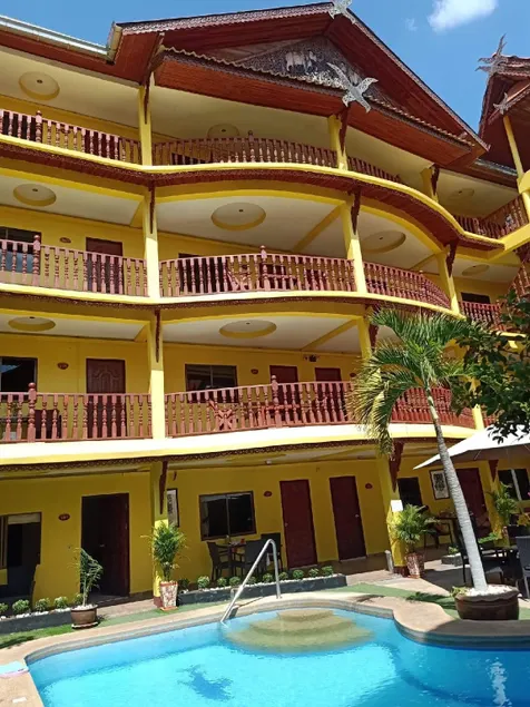 Phratamnak Inn Hotel & Guesthouse - 100 mtr from the beach - Image 1