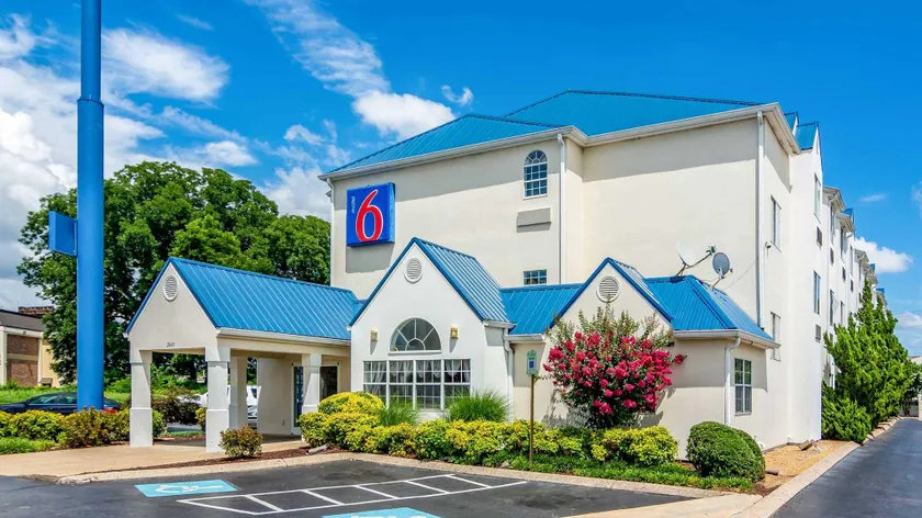Motel 6 Chattanooga Downtown - Image 1