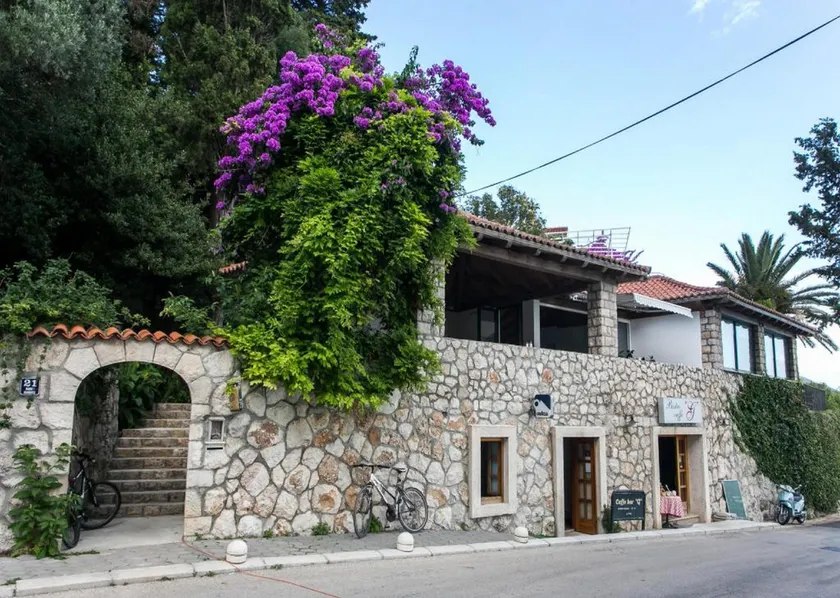 Apartments Villa Mirjana - Image 1