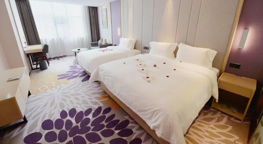 Lavande Hotel Xingyi Jushan Avenue - Image 1
