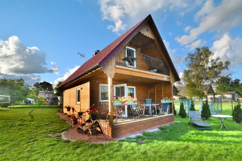Large holiday home with a lake view - Image 1