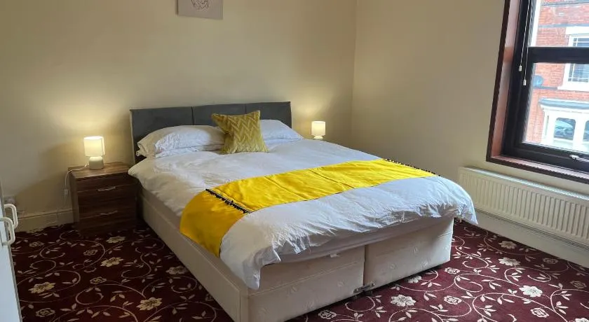 Amazing Entire Home in WOLVERHAMPTON - Image 1