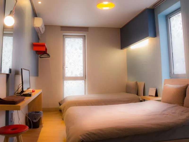 DW Design Residence - Image 1