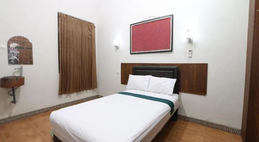 Gatra Hotel Menara Kudus - Image 1