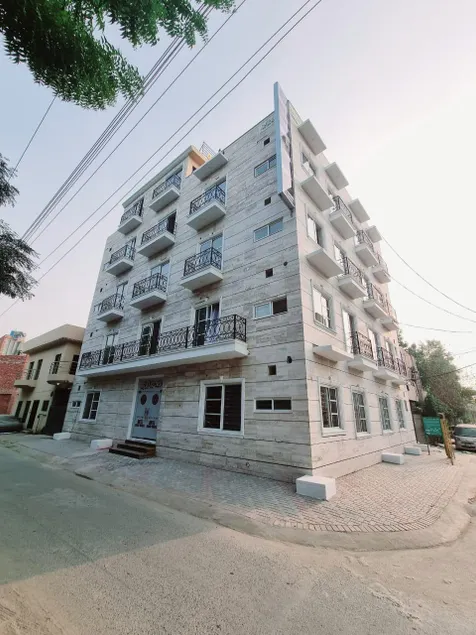 Hotel Grand Pakeeza - Image 1
