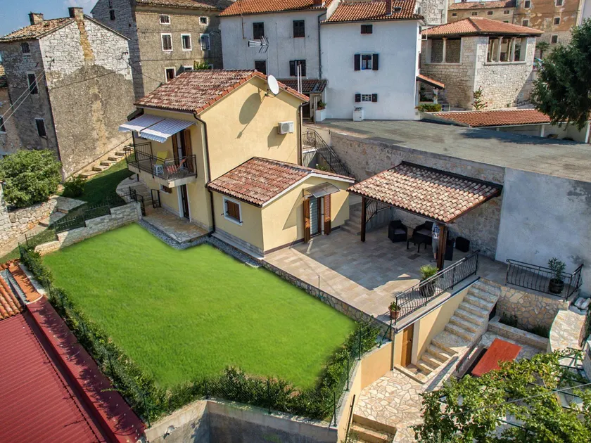 Modern holiday home with covered terrace and private garden ! - Image 1