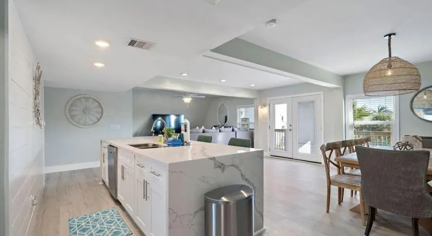 A-Frame beach house with private pool and minutes from the beach - Image 1