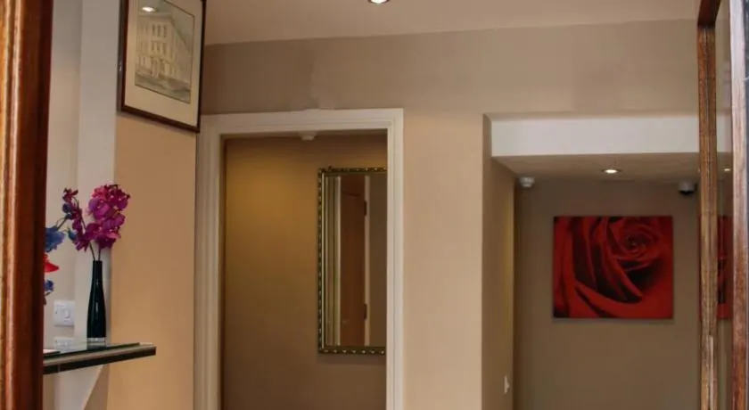 The Grapevine Hotel - Image 1