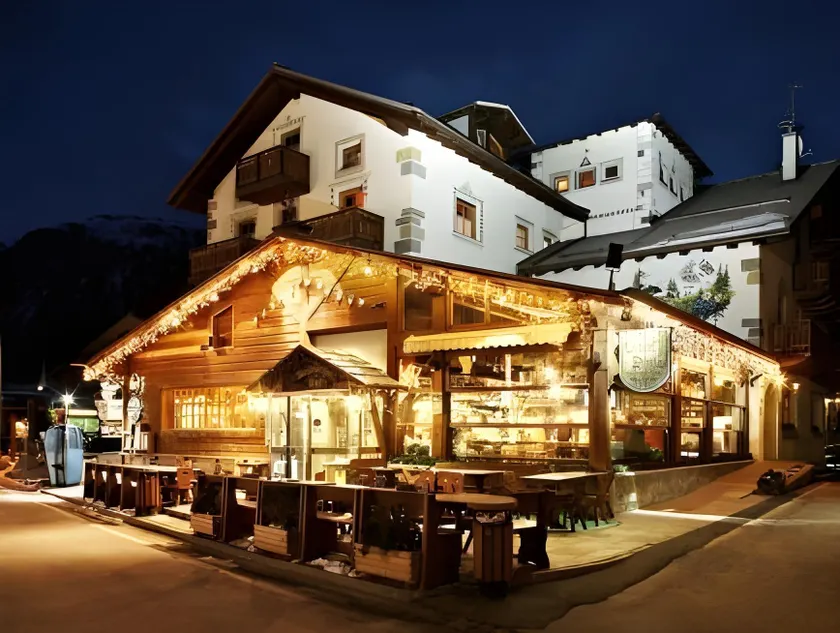 Bivio Hotel Plaza - Image 1