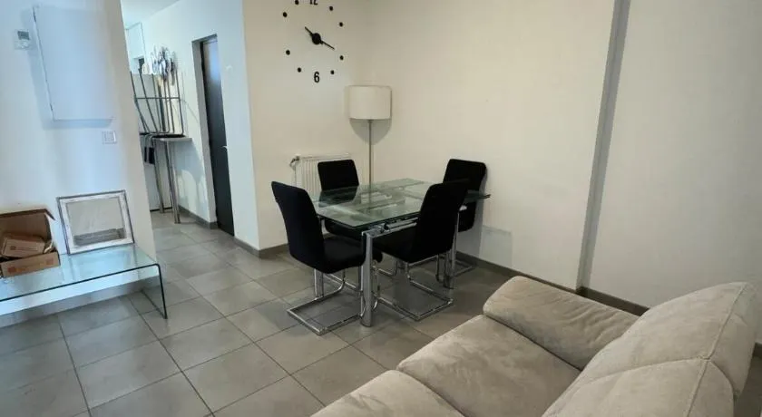Townhouse 4 bedrooms 4 double beds - Image 1