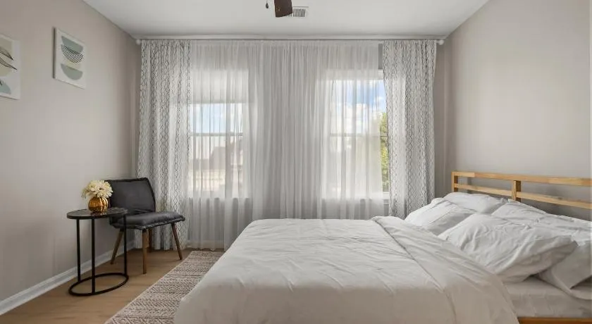 5 BedRooms Family retreat with GameRoom Near DC & Qunatico - Image 1