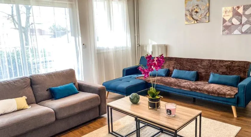 T3 Moderne avec balcon terrasse et parking gratuit - Image 1