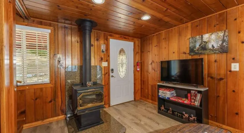 Acorn Cabin - Charming Place, Your getaway to Yosemite, Bass Lake - Image 1