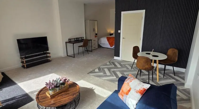 The Spacious Suite by JS Apartments - Image 1