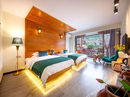Fenghuang Nianmo Light Luxury Homestay - Image 1