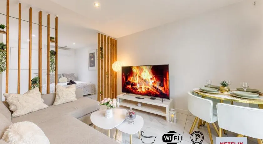 Évasion Urbaine Studio Cozy avec Terrasse et Parking, à 10 Minutes de Paris Gare du Nord - Image 1