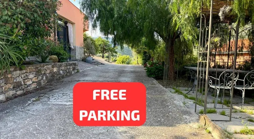 HOST4U - Olivo Al Mare, Splendido Appartamento al piano terra con Area Esterna e Parcheggio Auto a DOLCEDO, 10 minuti in auto dal Mare - Image 1