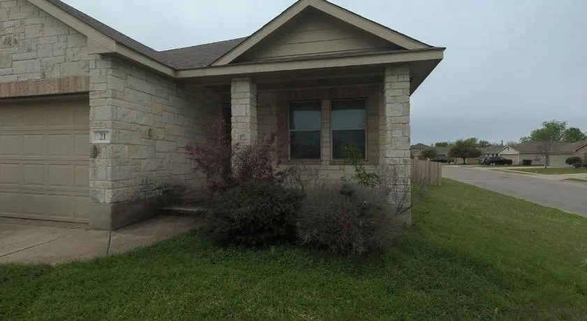 Spacious home with WiFi/AC - Image 1