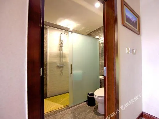 Yichi Shuyuan Hotel (Xichang Qionghai) - Image 1